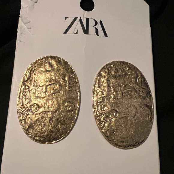 Zara Jewelry - Zara NWT gold earrings. 2.5” top to bottom.